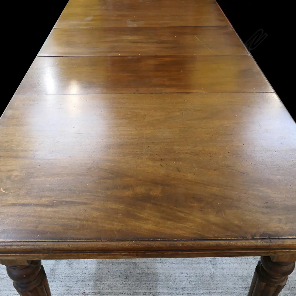 VICTORIAN MAHOGANY DINING TABLE, 1320 (extended) x 1040 x 730mm Image 1++