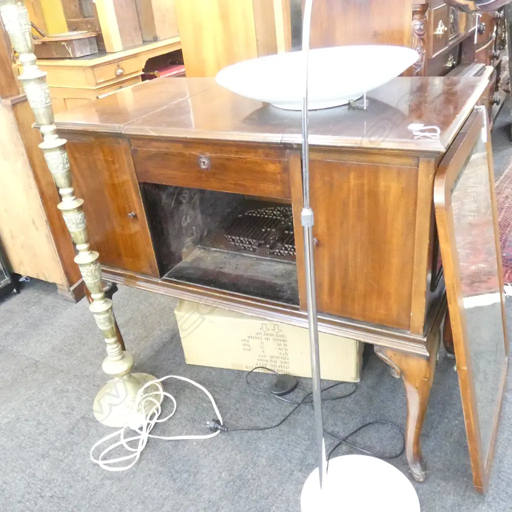 MAHOGANY GRAMOPHONE CABINET W 1200  MM Image 1++