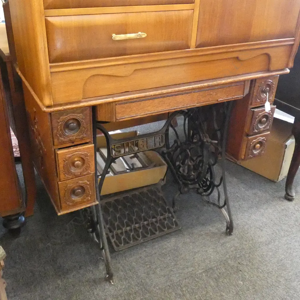 OLD SINGER WOODEN & WROUGHT IRON SEWING MACHINE CABINET -(L900MM) INCL. SEWING MACHINE... Image 1++