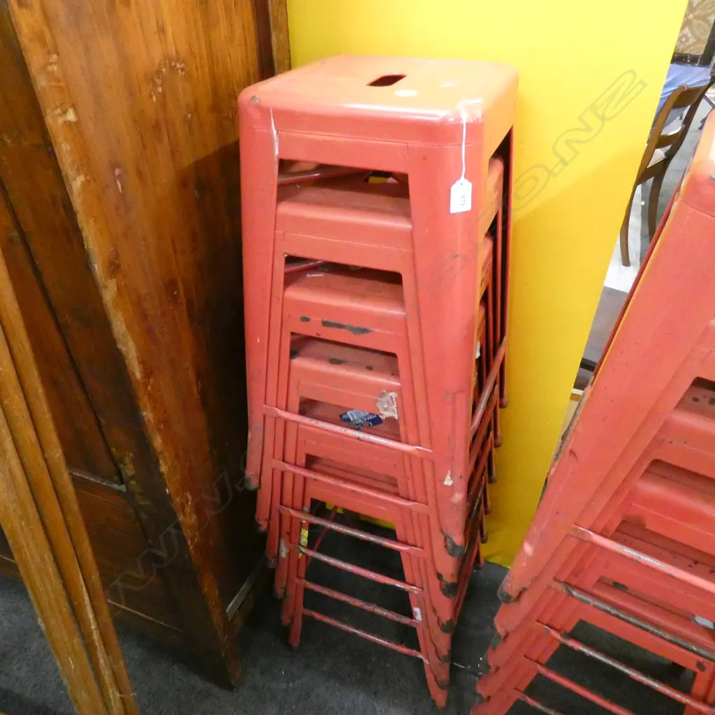 6 RED METAL STOOLS H.660mm Image 1++