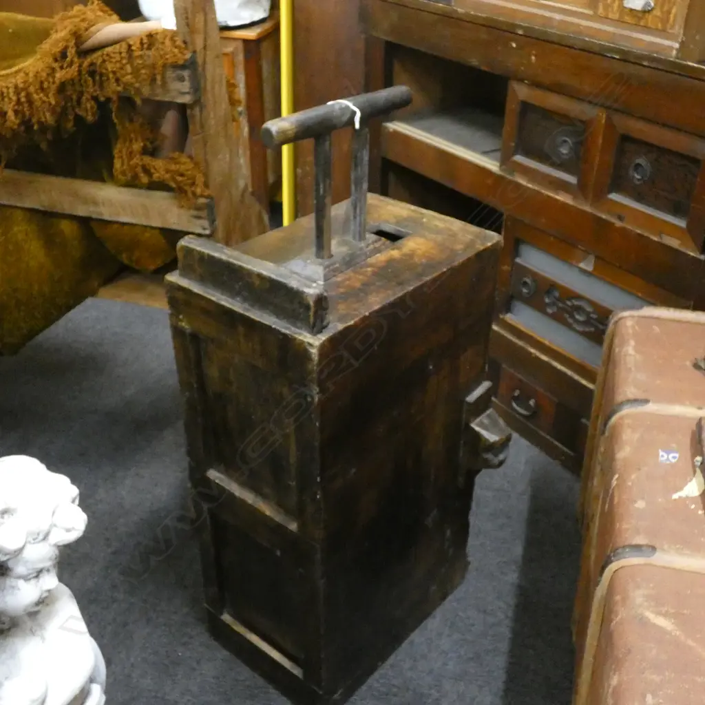 OLD WOODEN PRESS H.690mm Image 1++