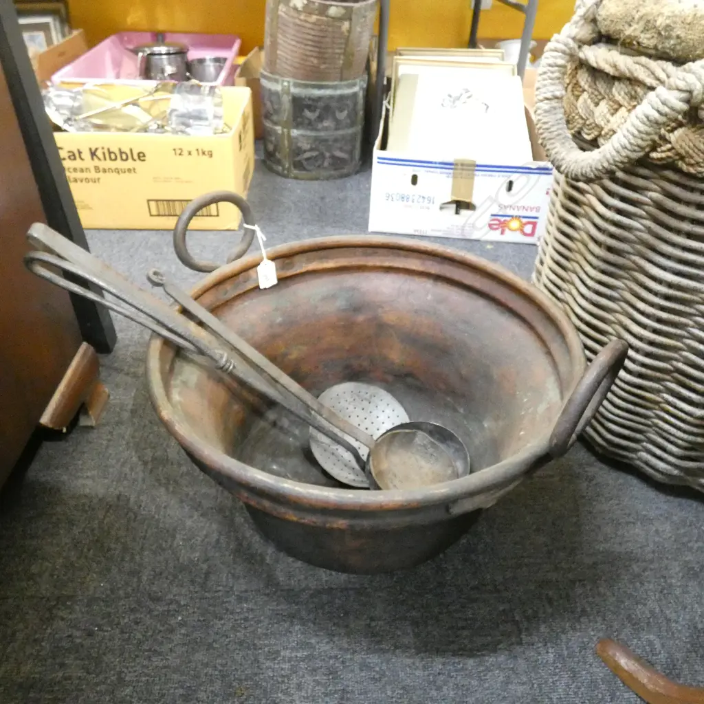 LARGE VINTAGE COPPER BUCKET w. 3 SPOONS 445mm dia Image 1++