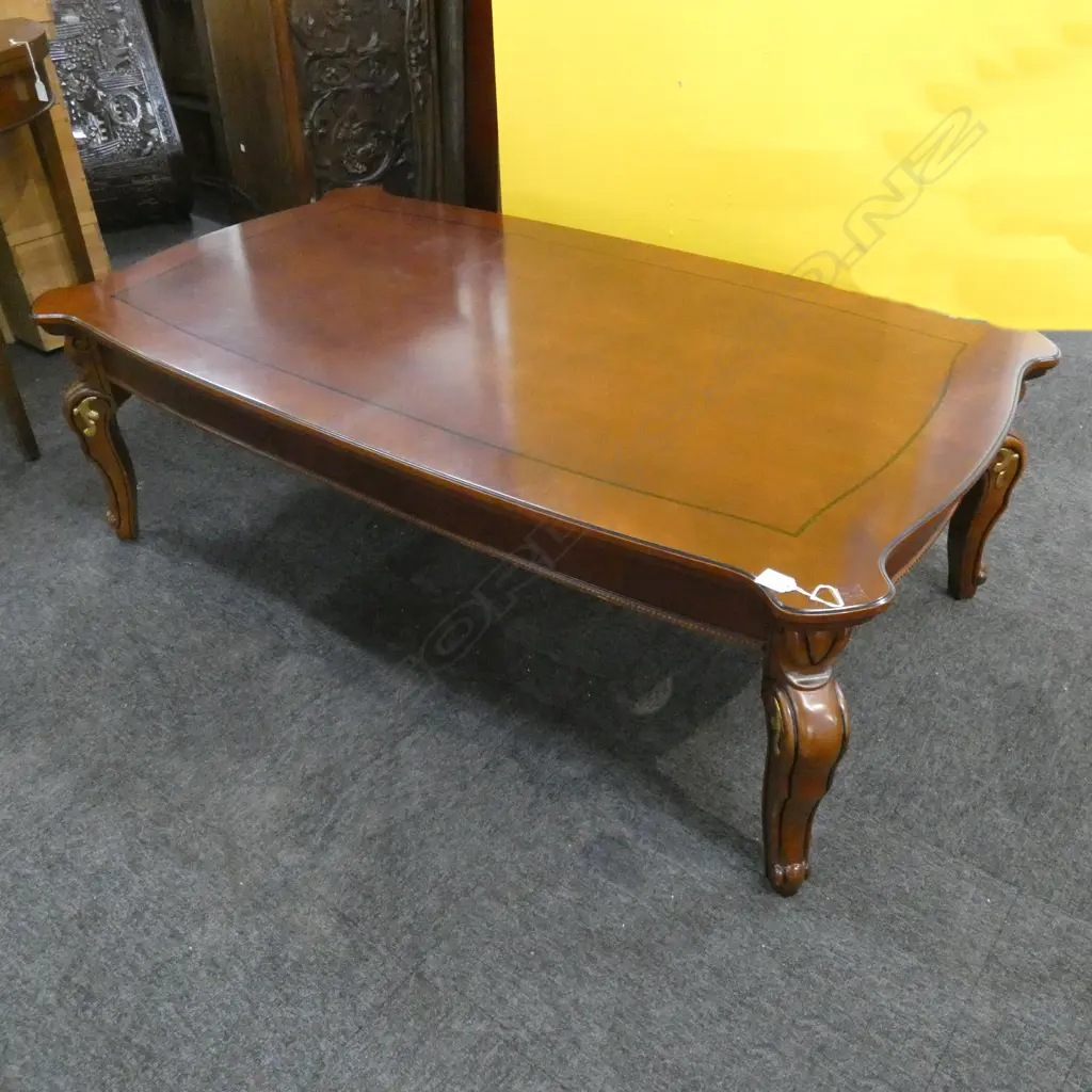 ORNATE MAHOGANY COFFEE TABLE 1400x760x460mm Image 1++