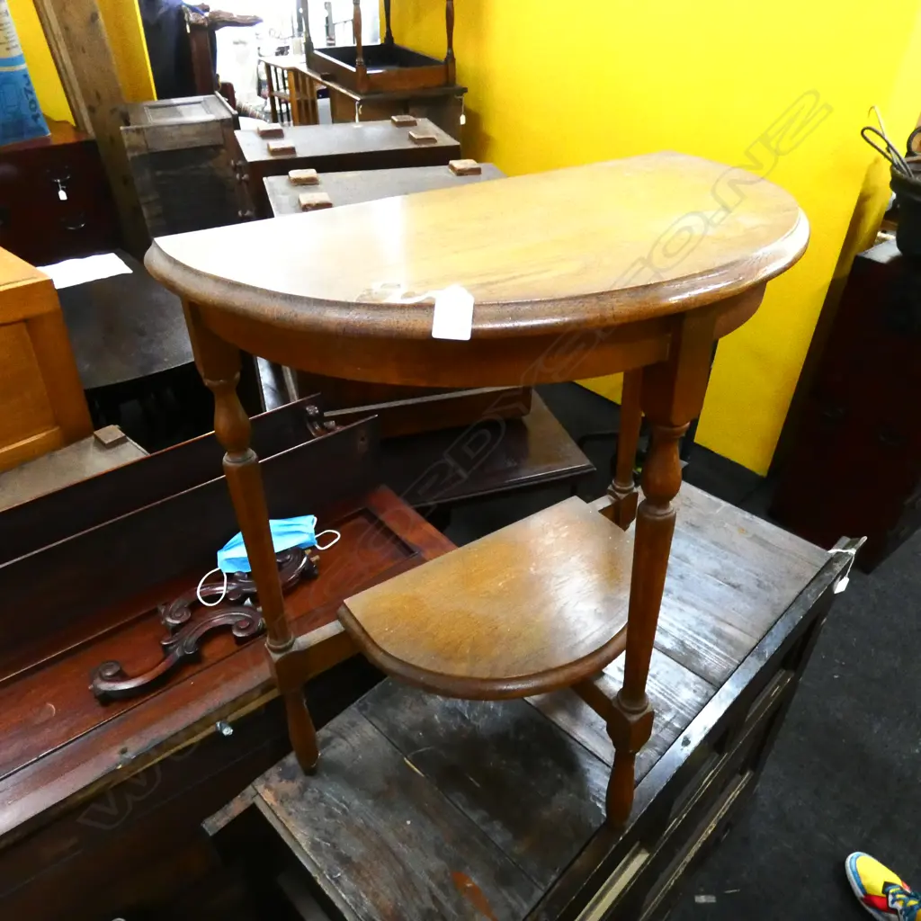 VINTAGE OAK DEMILUNE TABLE H.710mm Image 1++