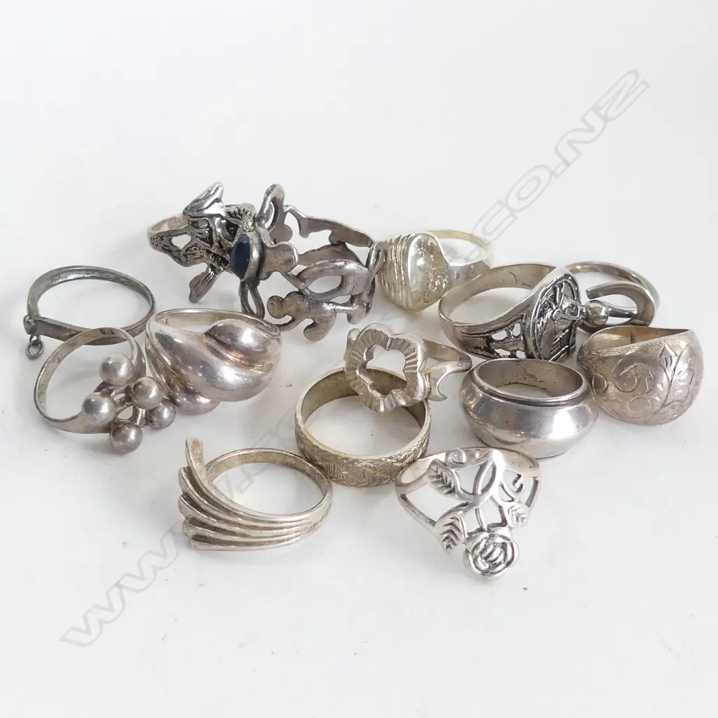 14 ASST. STG RINGS 56 GRAMS Image 1++
