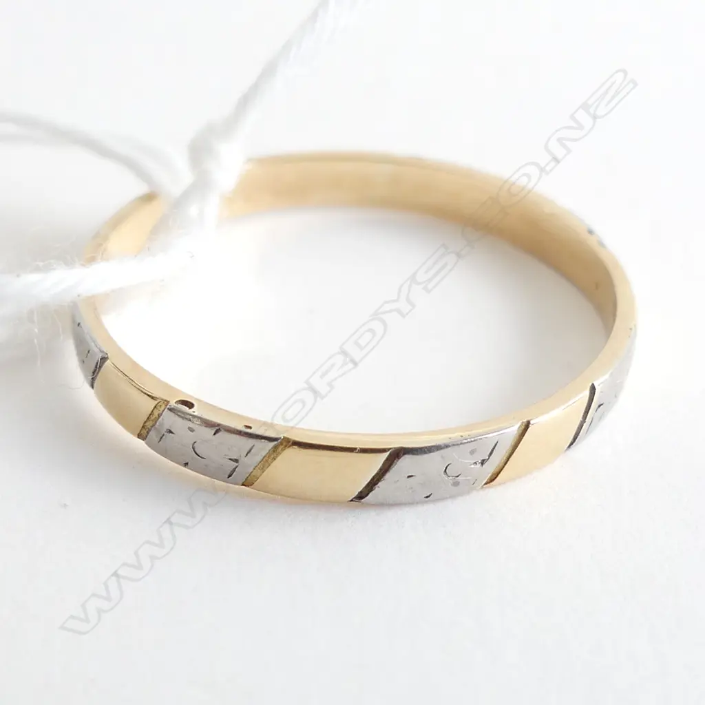 18CT GOLD & PLATINUM BAND RING 2.5gms Image 1++