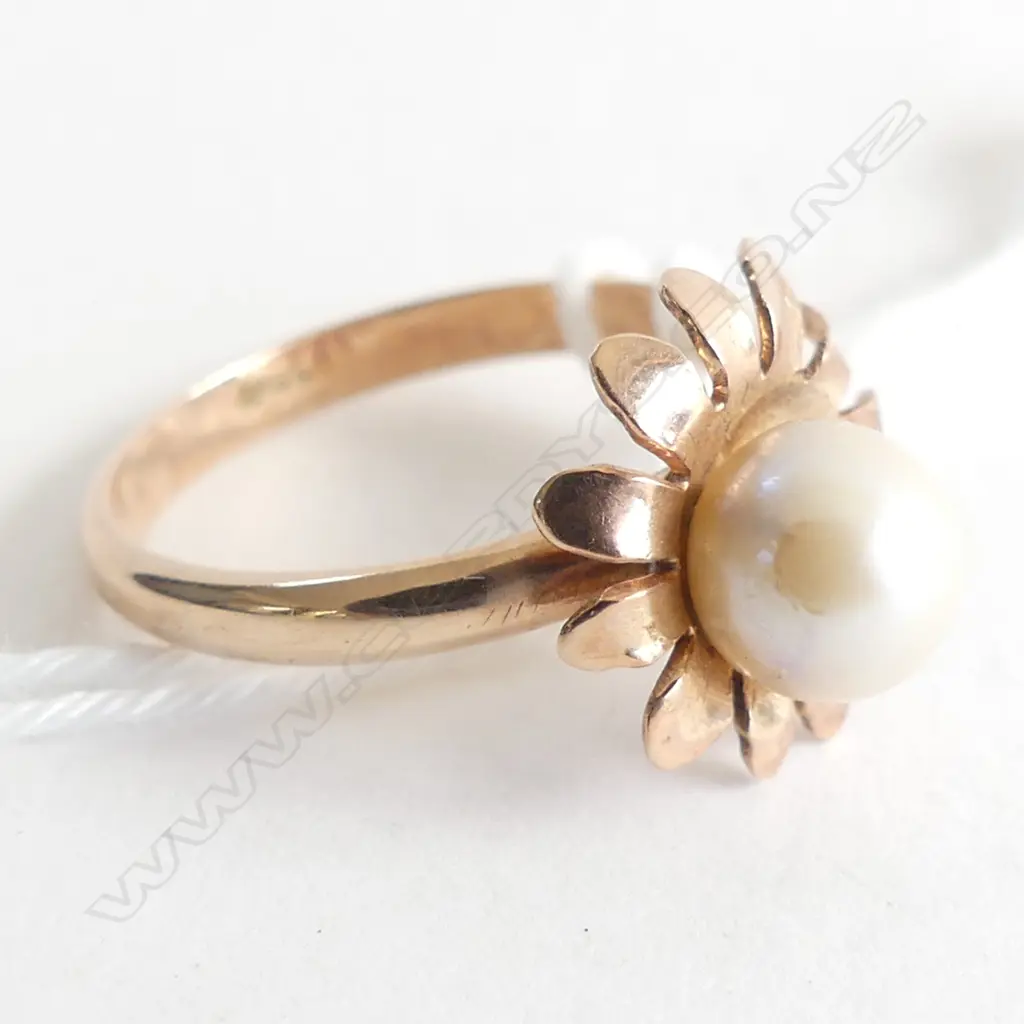 9ct. ROSE GOLD & CULTURED PEARL RING 2.18gms, SIZE L Image 1++