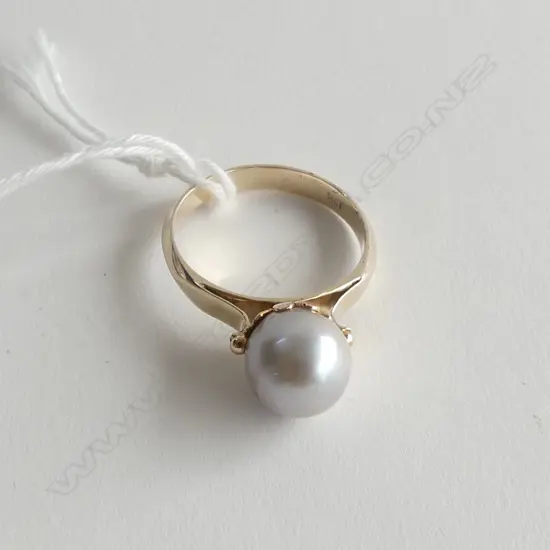 14CT GOLD & CULTURED PEARL RING. VALUATION.....