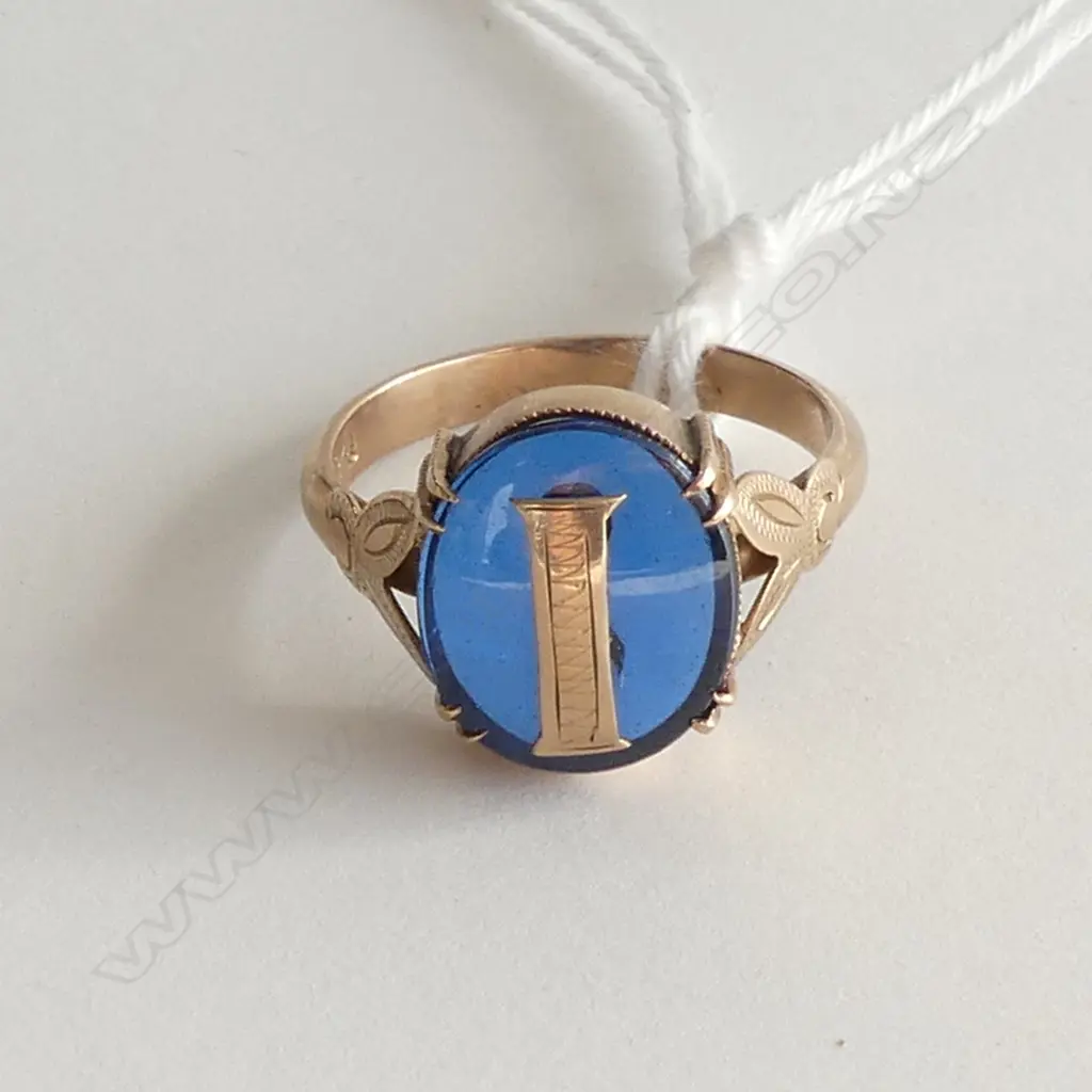 9CT & LGE RECTANGULAR BLUE STONE RING WITH GOLD BAR 3.34gms Image 1++