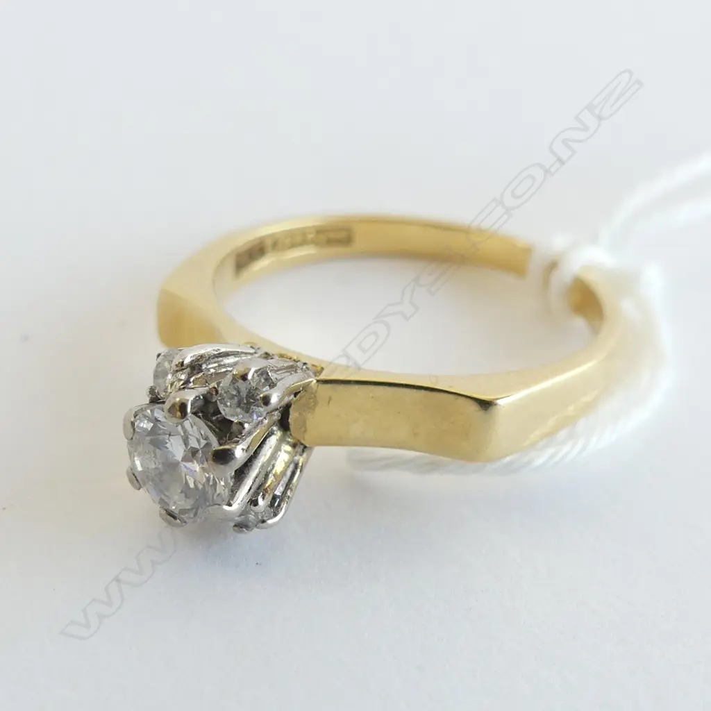 18CT & DIA. ABOUT 0.35ct RING Image 1++