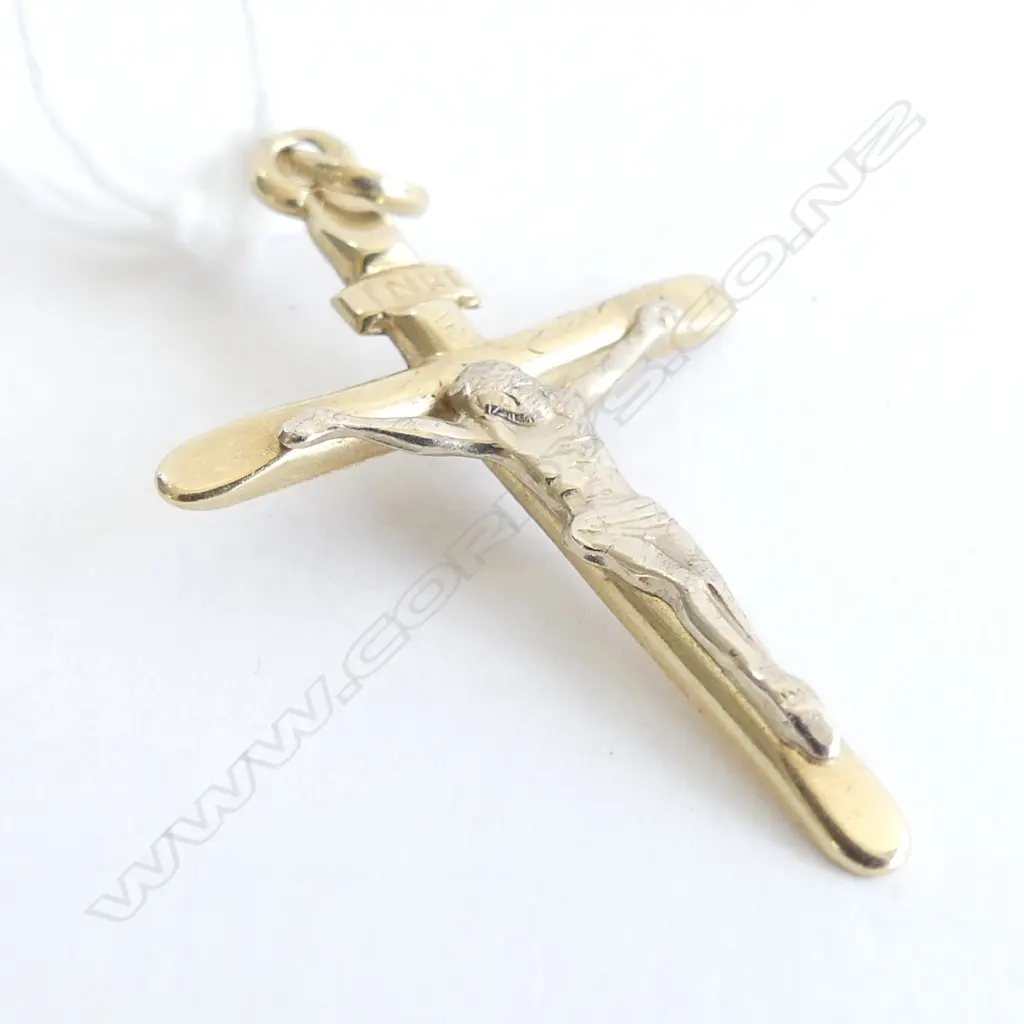 14CT GOLD CRUCFIX PENDANT 0.85gm Image 1++