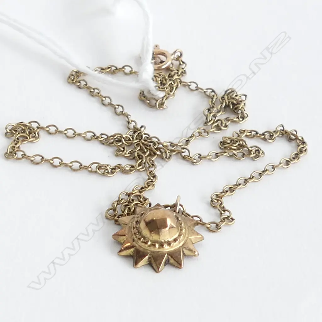 ANTIQUE 9CT STAR PENDANT ON FINE 9CT CHAIN 2gms Image 1++