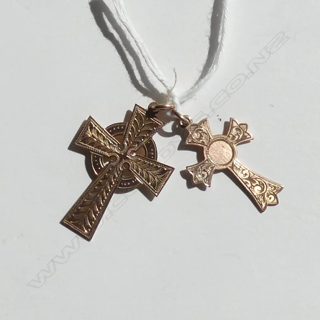 2 9CT GOLD CROSS PENDANTS  Image 1++