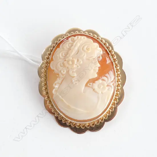 9CT GOLD FRAMED CAMEO BROOCH H,43mm