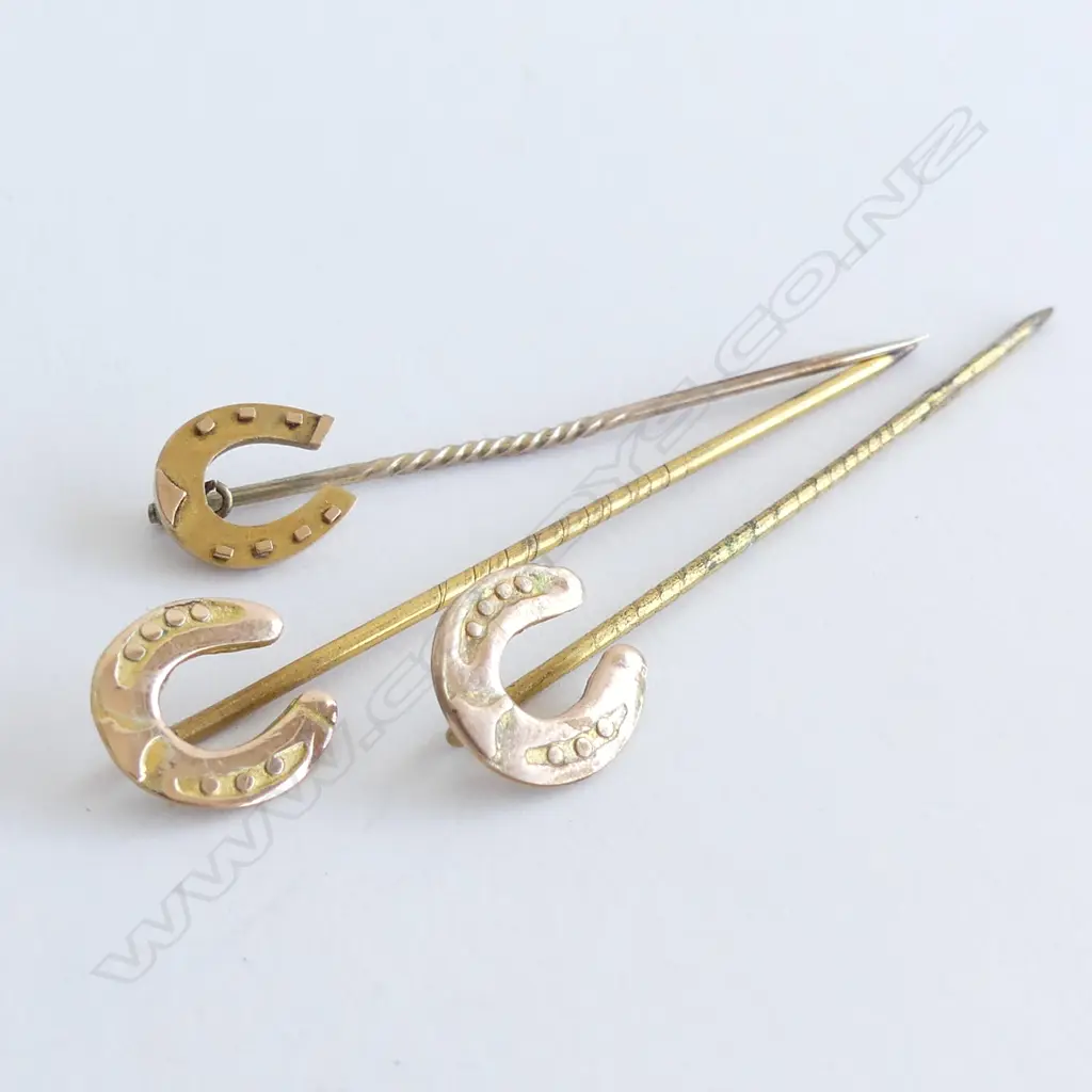 3x 9ct GOLD HORSE SHOE TIE PINS 3gms Image 1++
