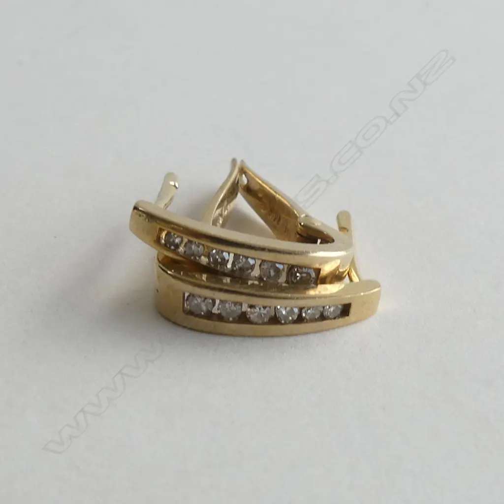 PR 14K GOLD & DIAMOND HOOP EARRINGS Image 1++