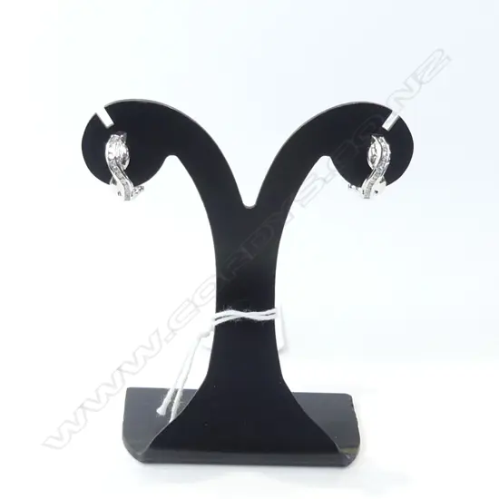PR 9CT WHITE GOLD EARRINGS 