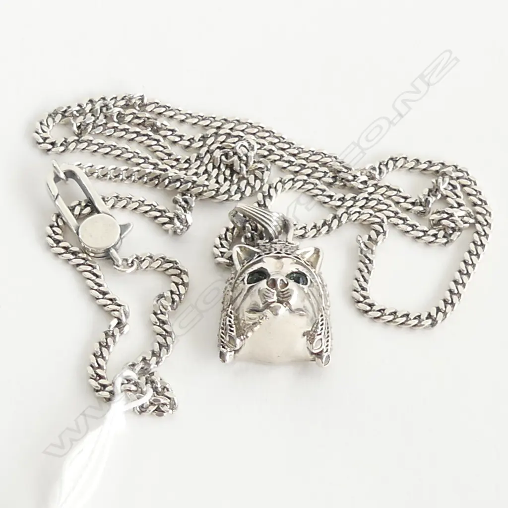 CONTEMPORY SILVER EGYPTIAN CAT HEAD PENDANT ON CHAIN Image 1++