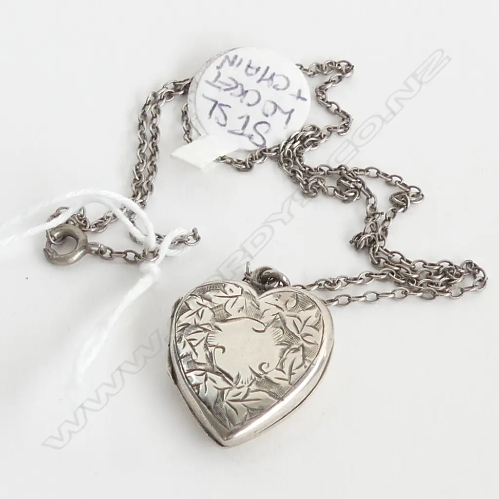 ENGRAVED SILVER HEART LOCKET ON SILVER CHAIN Image 1++
