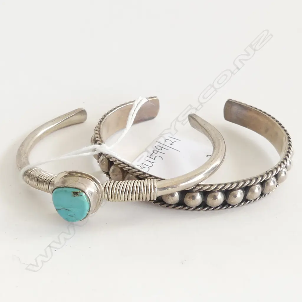 2 925 SILVER BANGLES; 1 w. TURQUOISE 45 GRAMS Image 1++