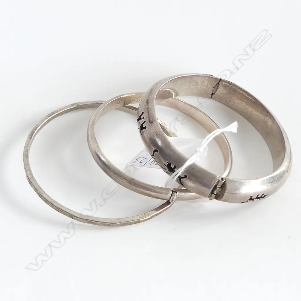 3 925 SILVER BANGLES; 1 w. CUT OUT DESIGNS 60 GRAMS Image 1++