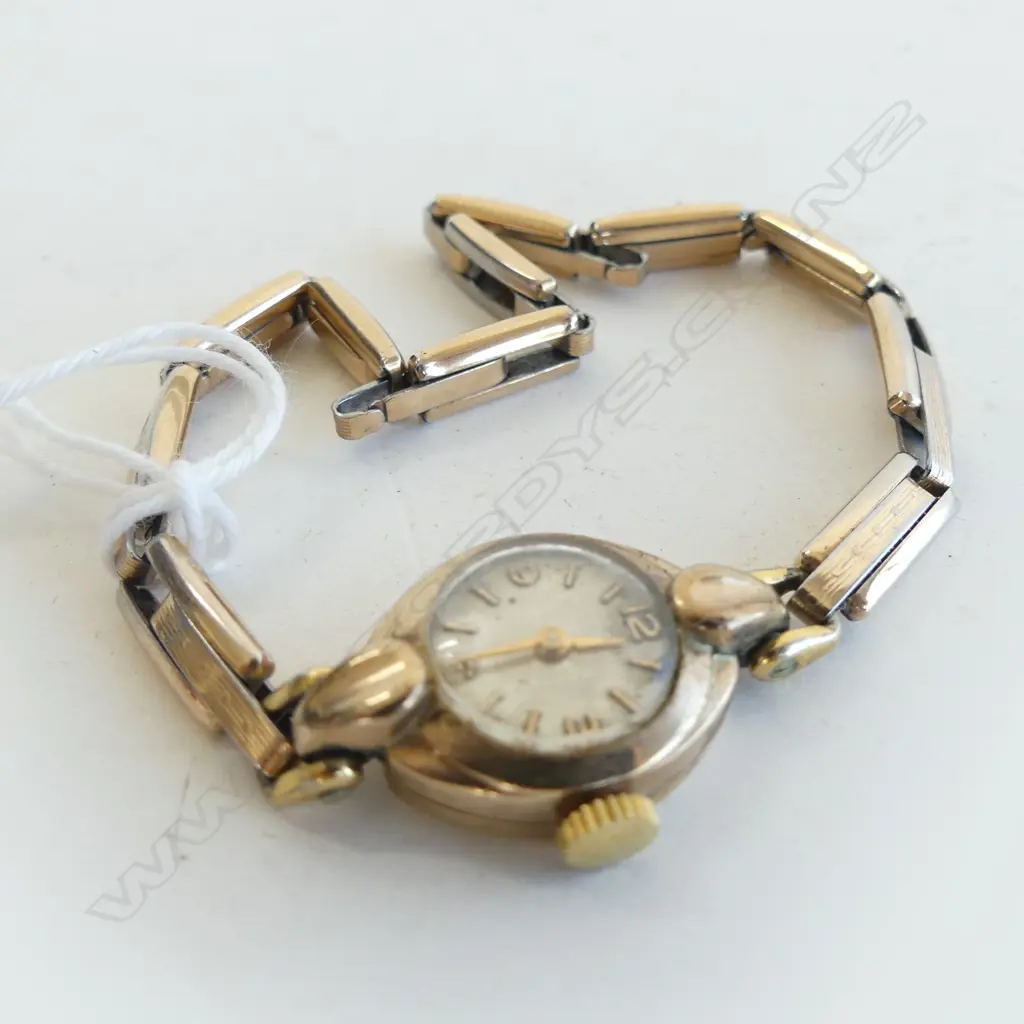 9CT VINTAGE LADIES WATCH w. GP STRAP  Image 1++