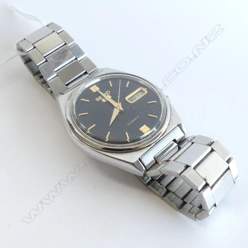 SEIKO GENTS AUTO WATCH C1970'S BLACK DIAL Image 1++