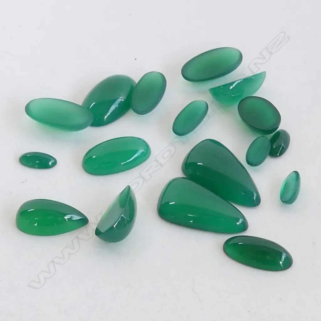 BOX MIXED GREEN AGATE  Image 1++