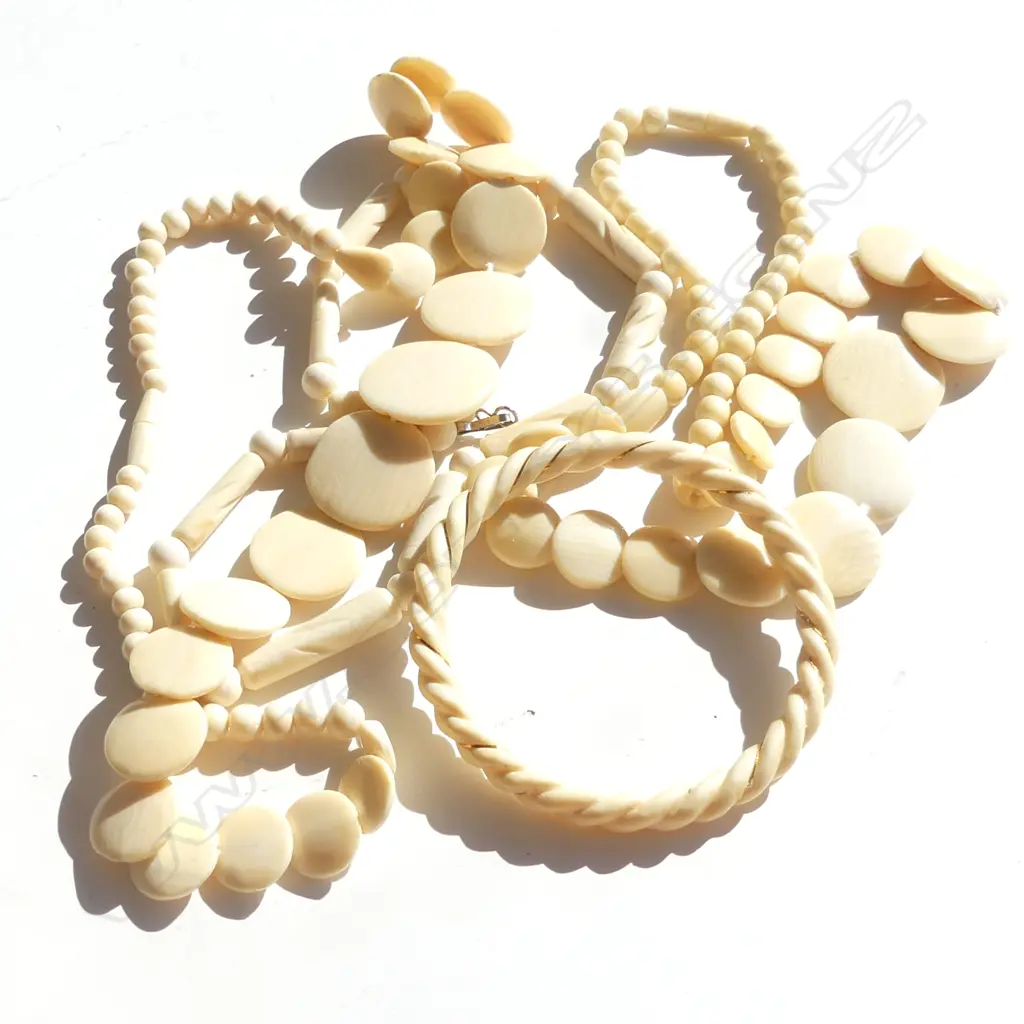 3 ASST VINTAGE BONE CARVED BEAD NECKLACES & BANGLE  Image 1++