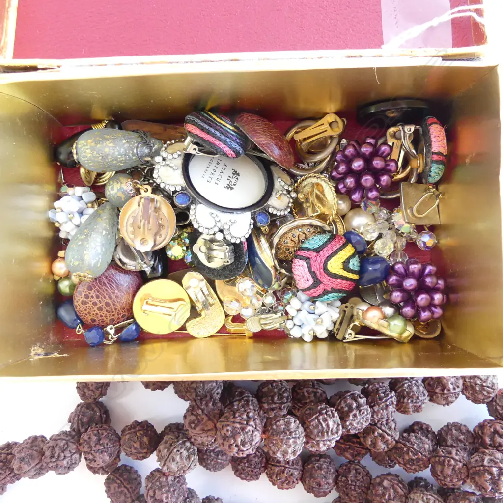 COSTUME JEWELLERY + JEWELLERY BOX  Image 1++