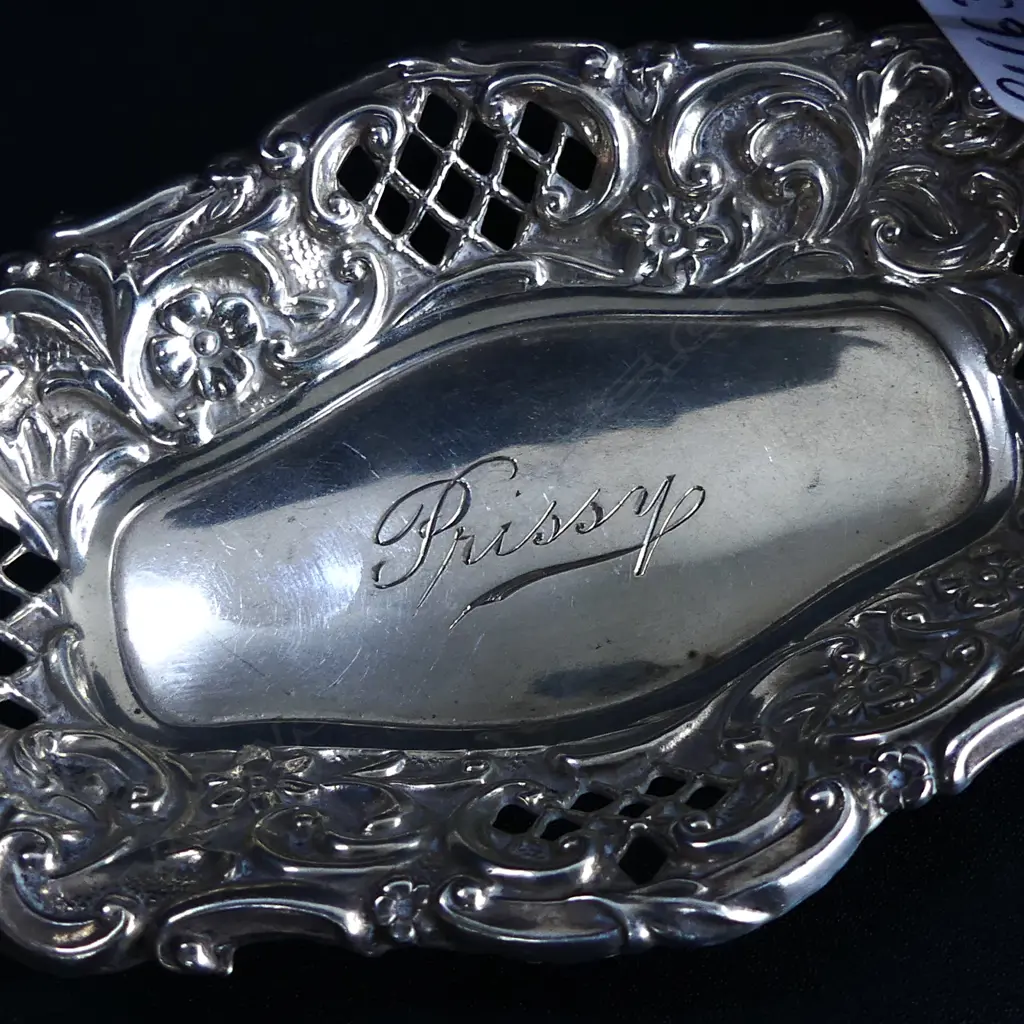 2 EDWARDIAN SILVER BONBON DISHES. Birm. 1902 l.140mm & B.1897. L.115mm Image 1++