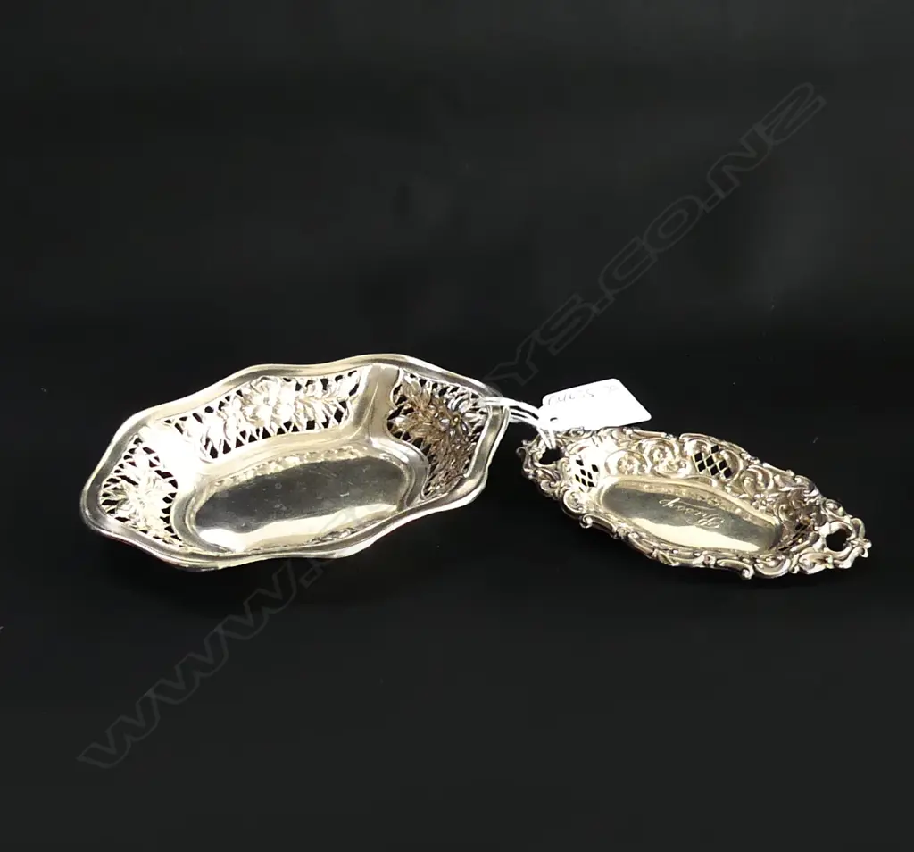 2 EDWARDIAN SILVER BONBON DISHES. Birm. 1902 l.140mm & B.1897. L.115mm Image 1++