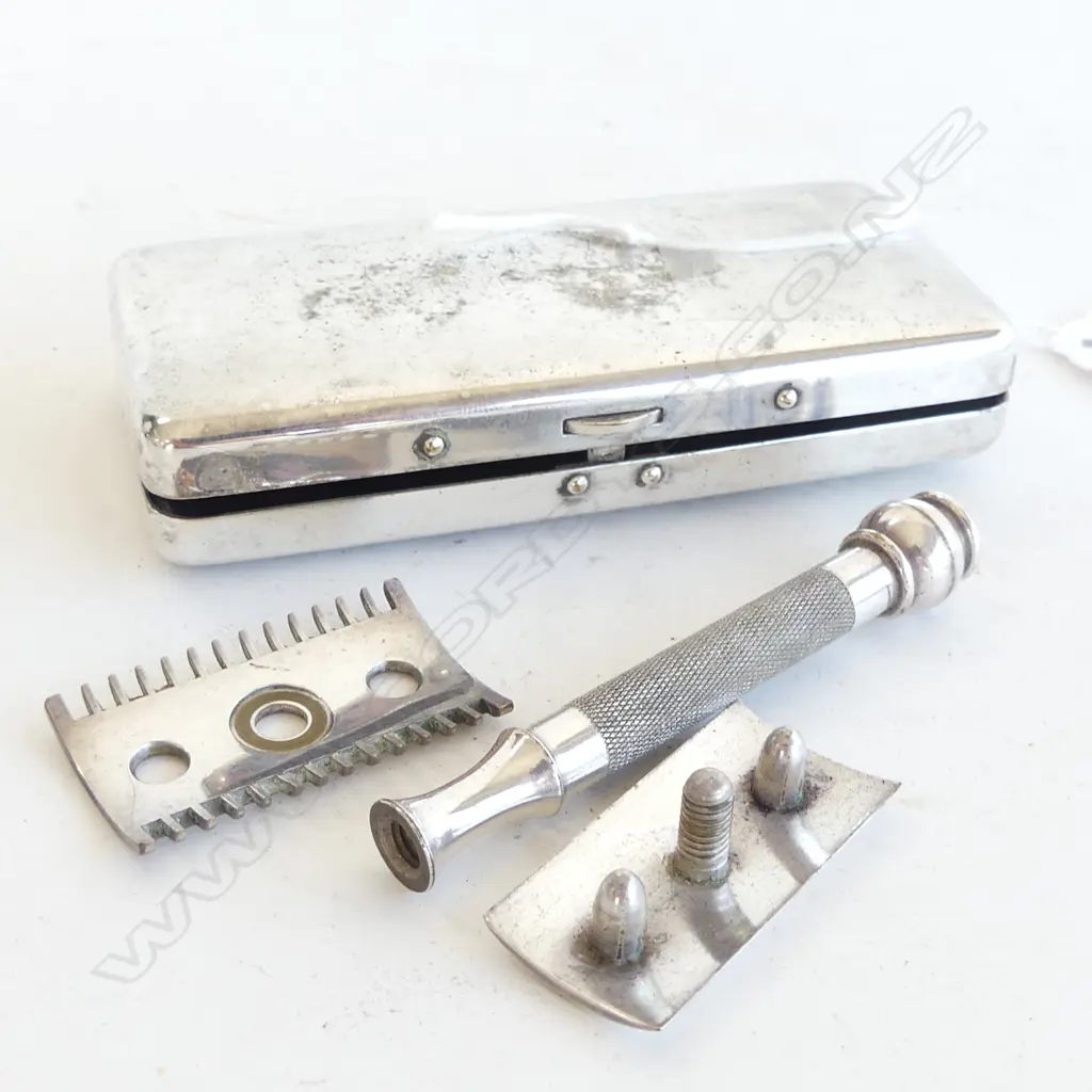 SILVER PLATE BOX FOR SAFETY RAZOR Image 1++