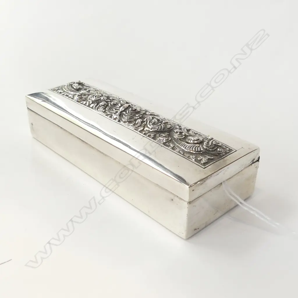 STG SILVER LIDDED  WOOD LINED BOX WITH REPOUSSE DECORATION, STAMPED SS 900, L 140MM Image 1++