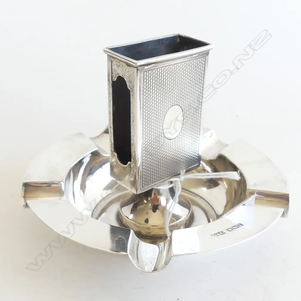SILVER ASHTRAY AND MATCHSTRIKER SHEFFIELD  1903 133gm Image 1++