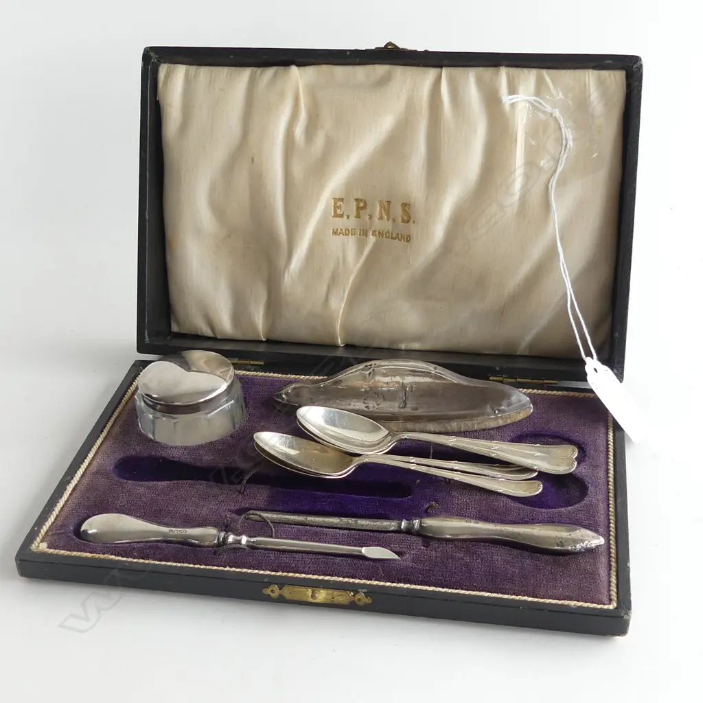 STG SILVER; VINTAGE BOXED PART MANICURE SET (4PCS) + 4 COFFEE SPOONS Image 1++