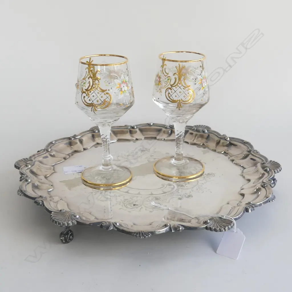 ORNATE ROUND SILVER PLATE TRAY (DIA 370MM ) + 2 VENETIAN GLASS WINE GLASSES (H 160MM) Image 1++