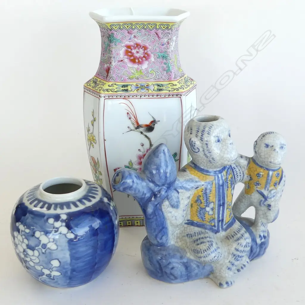 3 PCES CHINESE CERAMICS; FAMILLE ROSE VASE H.240mm, GINGER JAR & MONKEY VASE Image 1++