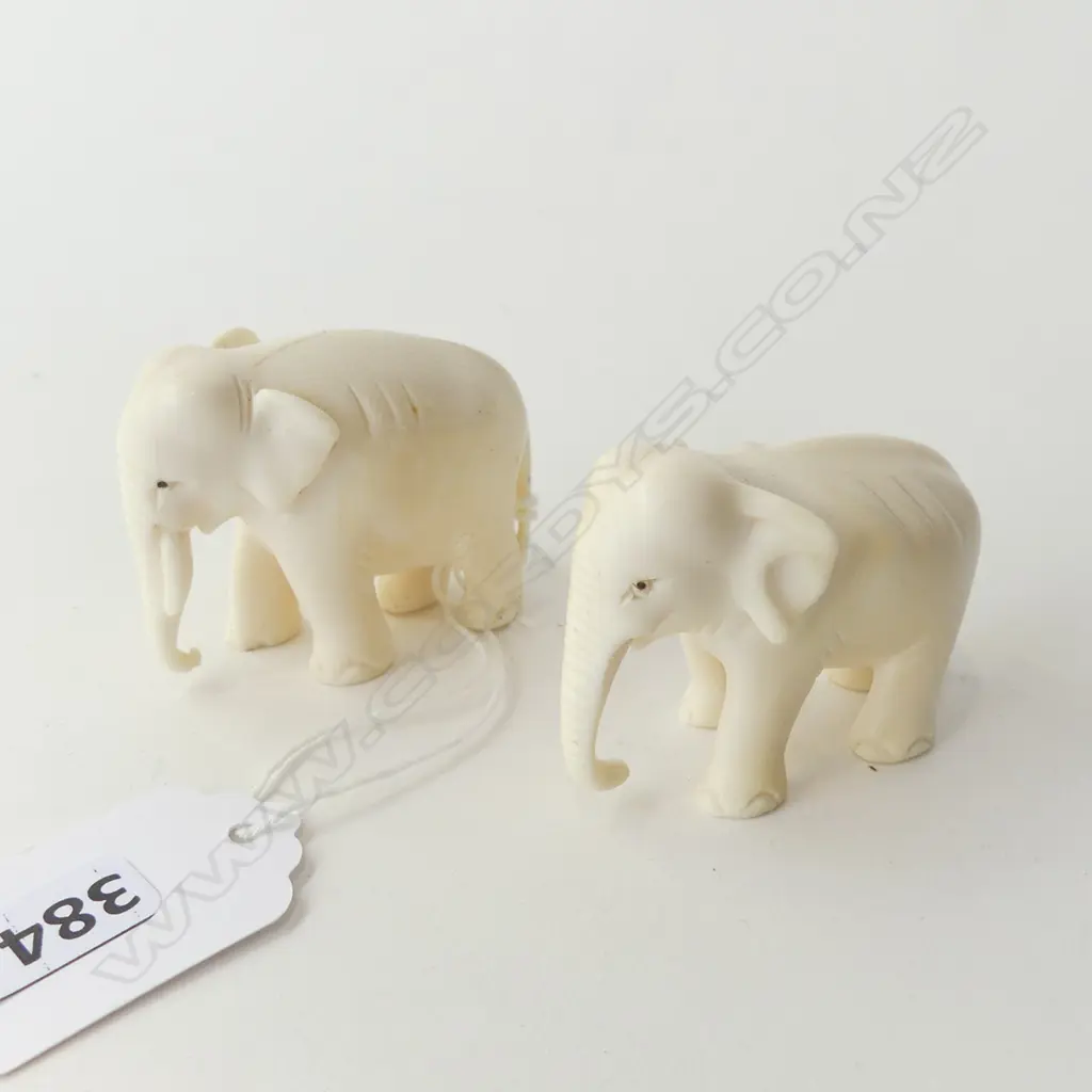 2 SMALL CARVED IVORY ELEPHANTS H. 40mm Image 1++