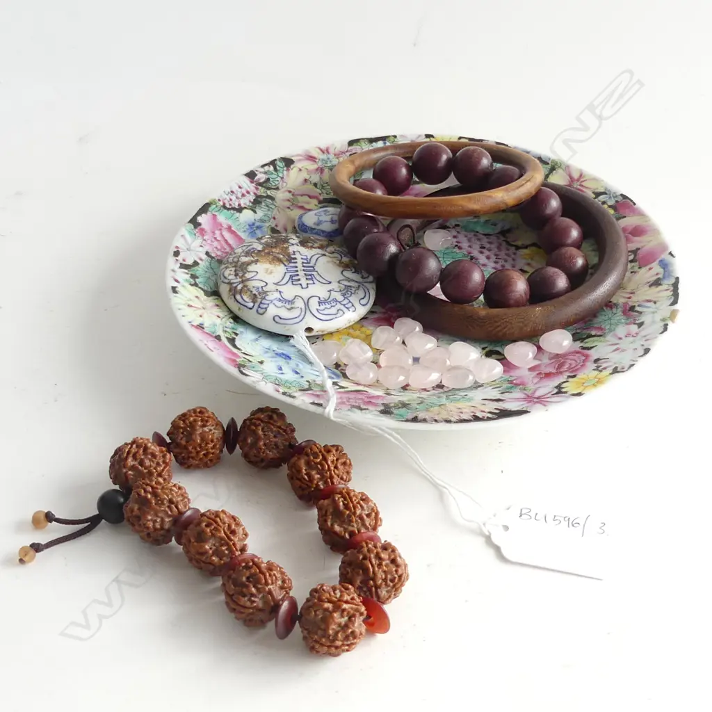 CHINESE PLATE + ASST. ORIENTAL JEWELLERY  Image 1++