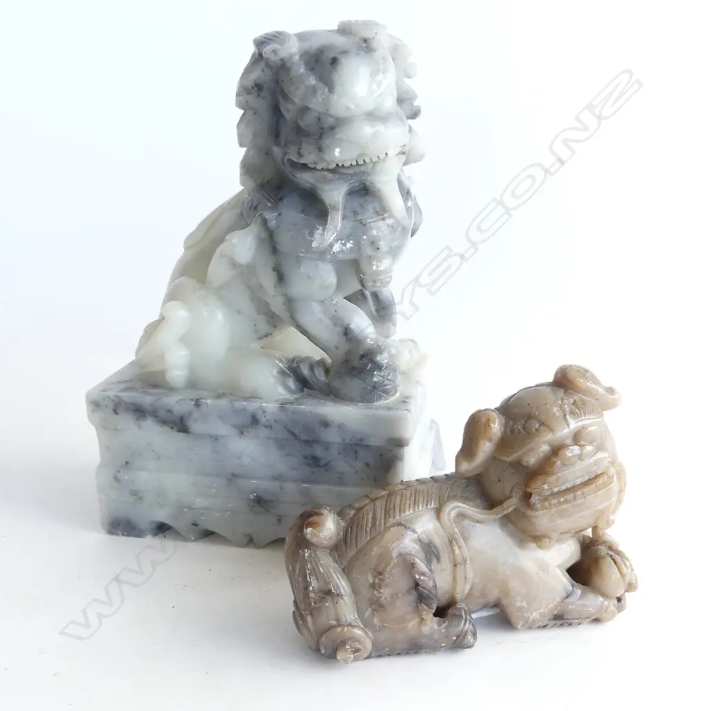 2 CHINESE CARVED ALABASTER FU DOGS H.180mm Image 1++