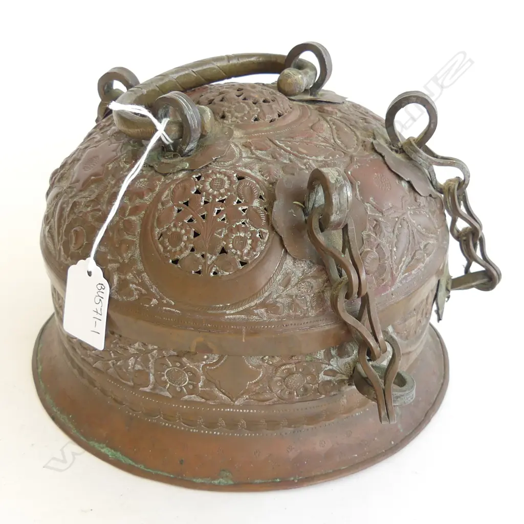 (20747) 19th CENTURY INDIAN HAMMERED COPPER & BRONZE? BETEL NUT PAAN-DAAN STASH BOX D. 230mm Image 1++
