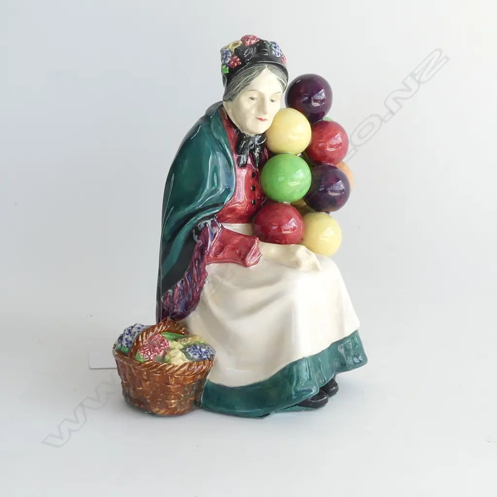 (20646) ROYAL DOULTON 'THE OLD BALLOON SELLER' H. 190mm Image 1++