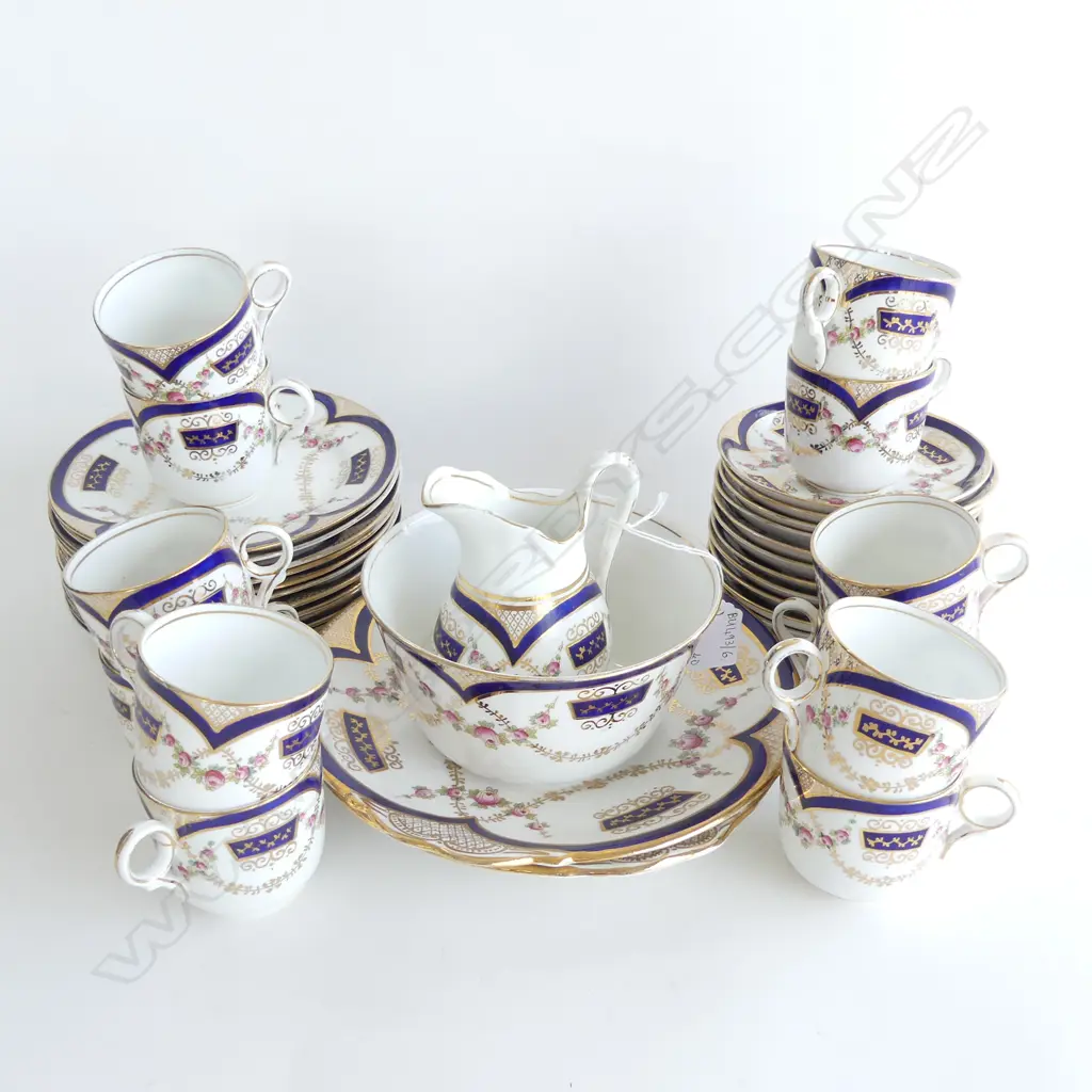 40 PCE EDWARDIAN TEA SET; 12 TRIOS, 2 PLATES, JUG & SLOP BOWL Image 1++
