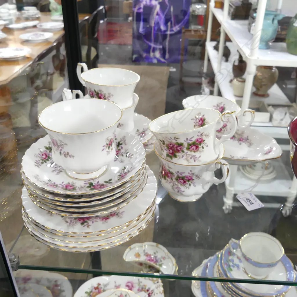 6 ROYAL ALBERT LAVENDER ROSE TRIOS + SM OVAL DISH  Image 1++