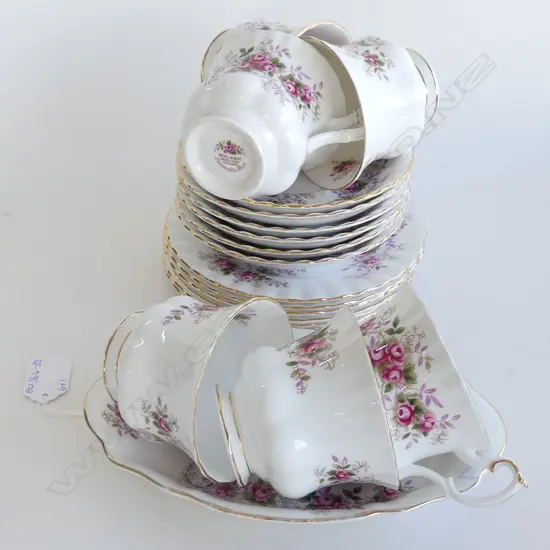 6 ROYAL ALBERT LAVENDER ROSE TRIOS + SM OVAL DISH 