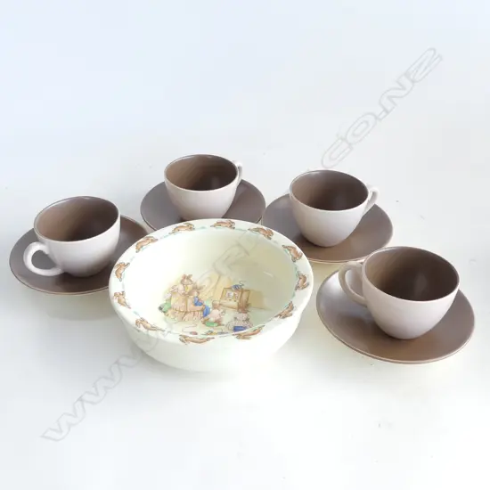 ROYAL DOULTON BABIES PLATE AND 4 DEMITASSE POOLE COFFEE CUPS & SAUCERS