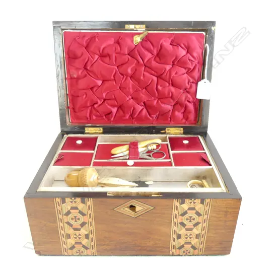 TUNBRIDGE WARE SEWING BOX WITH CONTENTS/THIMBLE BOBBINS ETC L 280 MM