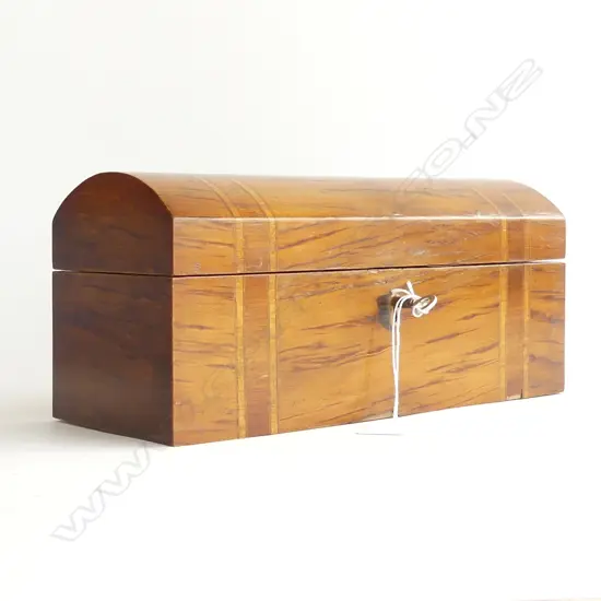 NATIVE TIMBER LIDDED BOX w. INLAY W.265mm