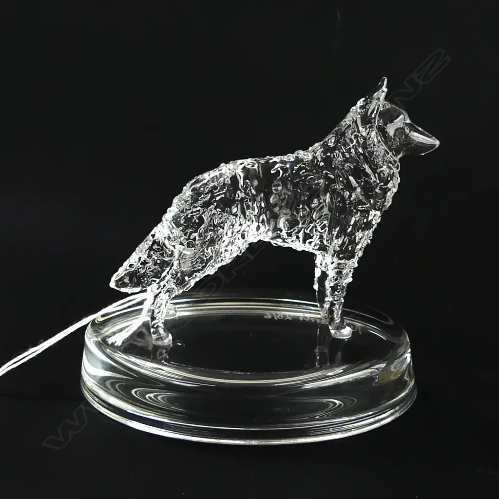 BELGIAN SHEPHERD GLASS STATUETTE - SIGNED & DATED 'NEIL HARRIS 2016' Image 1++